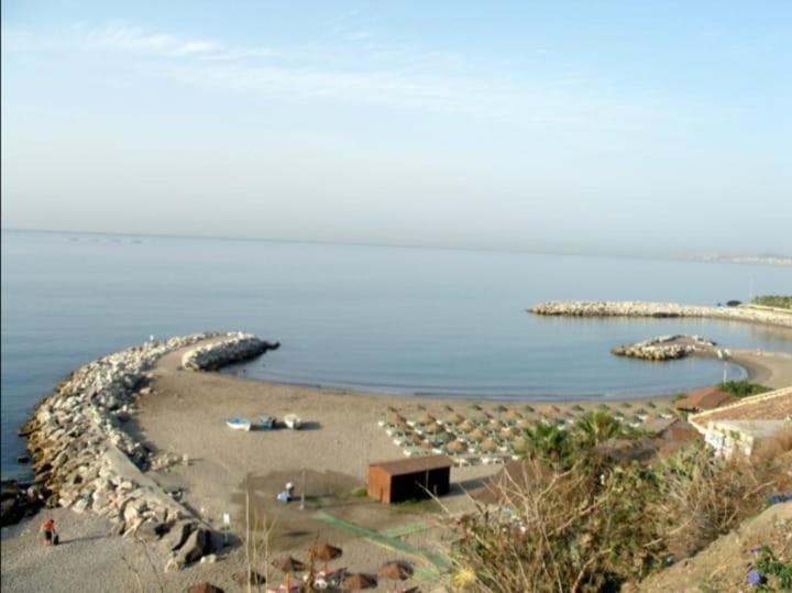 Espectacular Apartamento En Primera Linea De Playa Benalmadena Bagian luar foto
