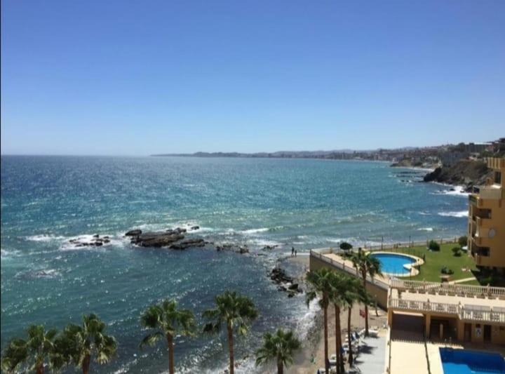 Espectacular Apartamento En Primera Linea De Playa Benalmadena Bagian luar foto