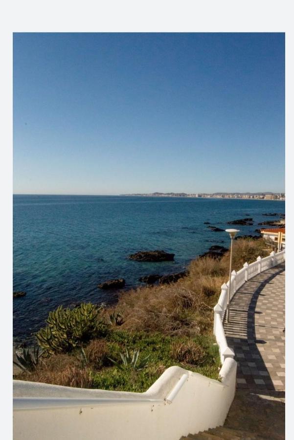 Espectacular Apartamento En Primera Linea De Playa Benalmadena Bagian luar foto
